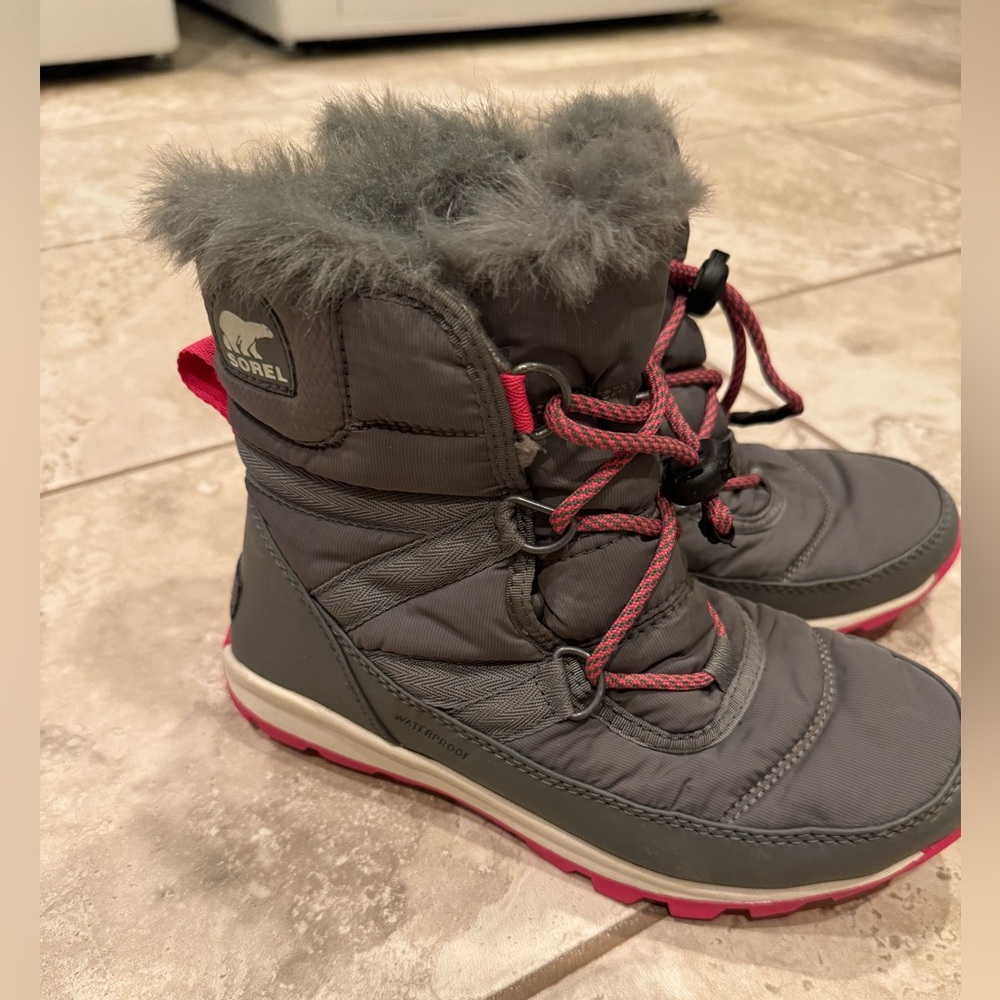 Sorel waterproof snow boot girls size 3